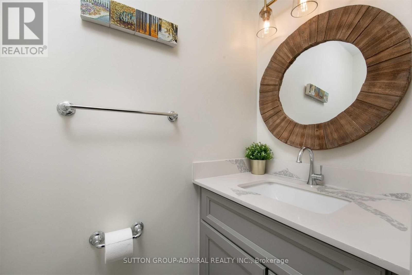 Photo 17 of Upper Level 113 Jaimie Road, Vaughan ON