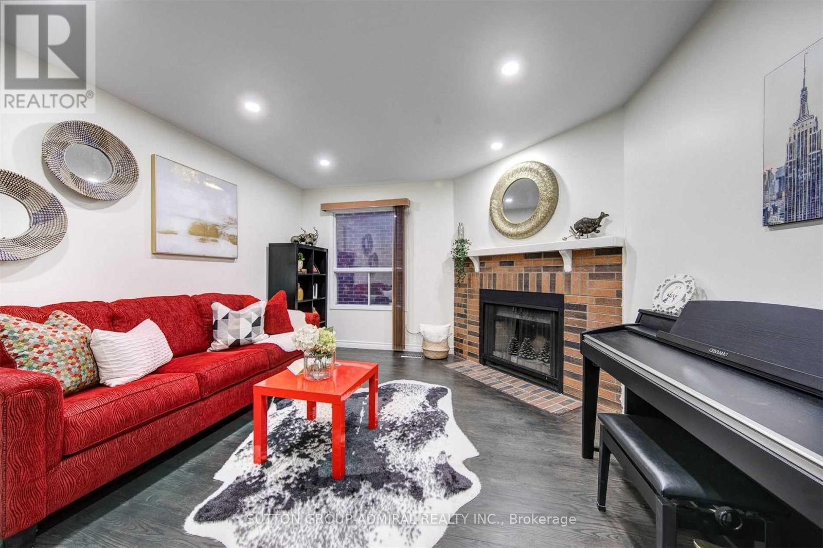 Photo 7 of Upper Level 113 Jaimie Road, Vaughan ON