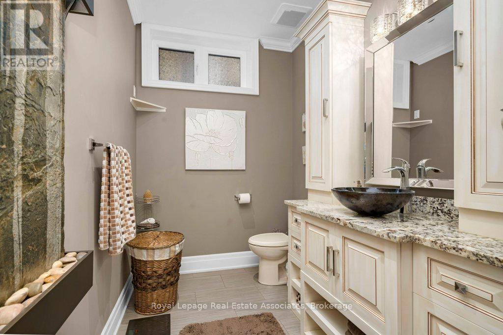 Photo 22 of 46 Scott Street, Brampton ON