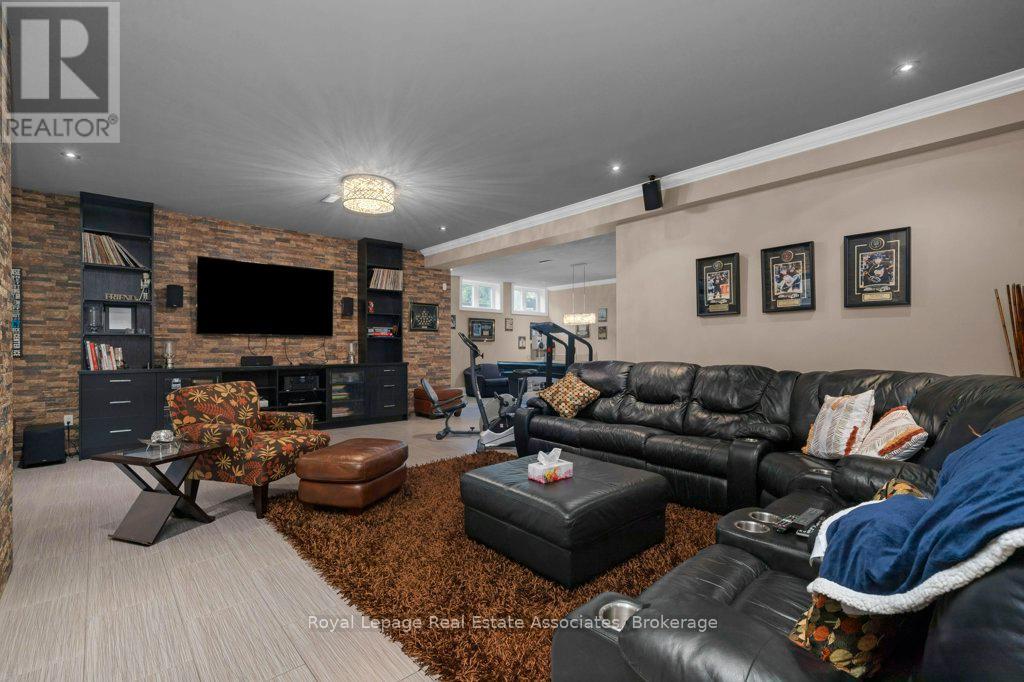 Photo 32 of 46 Scott Street, Brampton ON