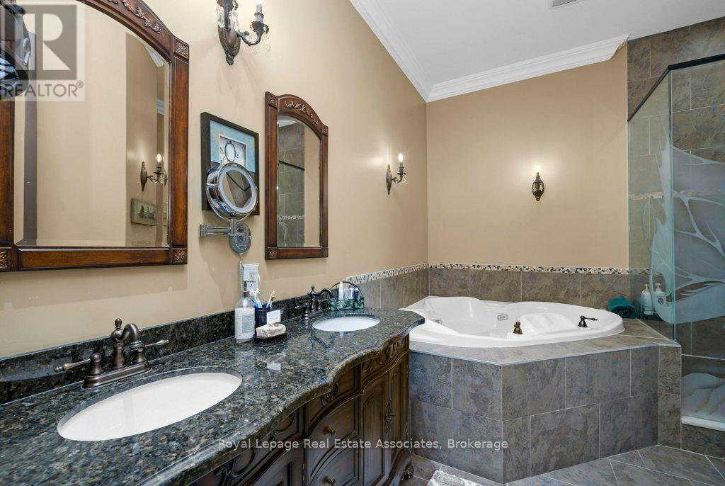 Photo 2 of 46 Scott Street, Brampton ON