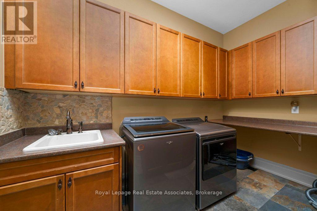 Photo 12 of 46 Scott Street, Brampton ON