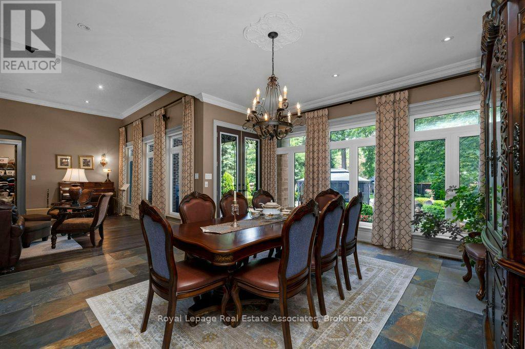 Photo 25 of 46 Scott Street, Brampton ON