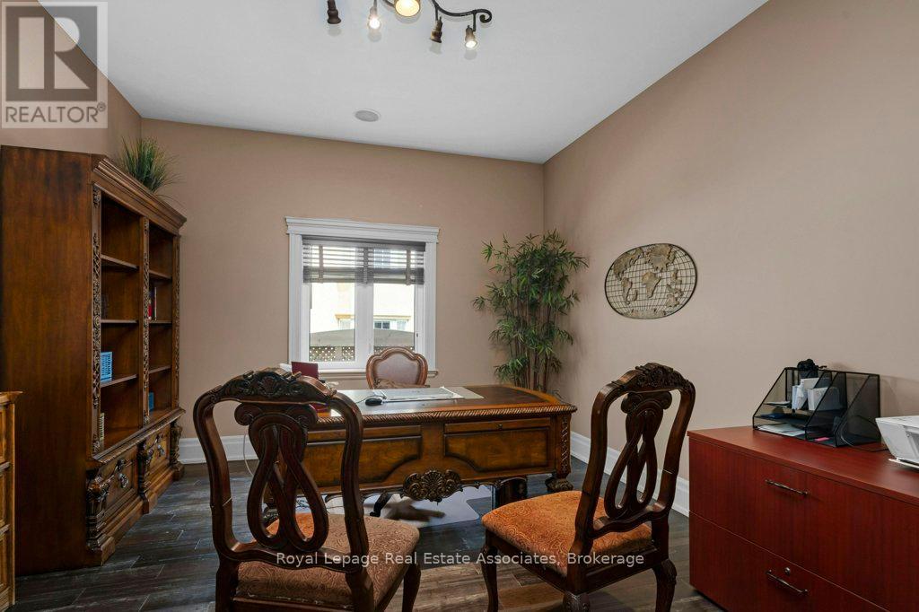 Photo 13 of 46 Scott Street, Brampton ON