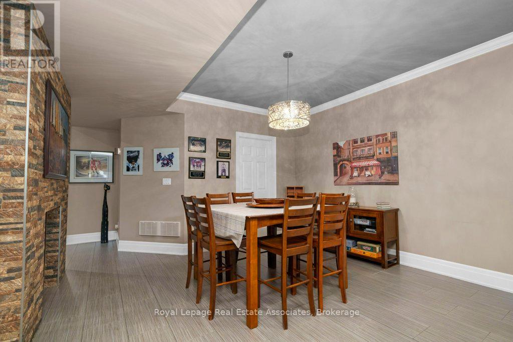 Photo 17 of 46 Scott Street, Brampton ON