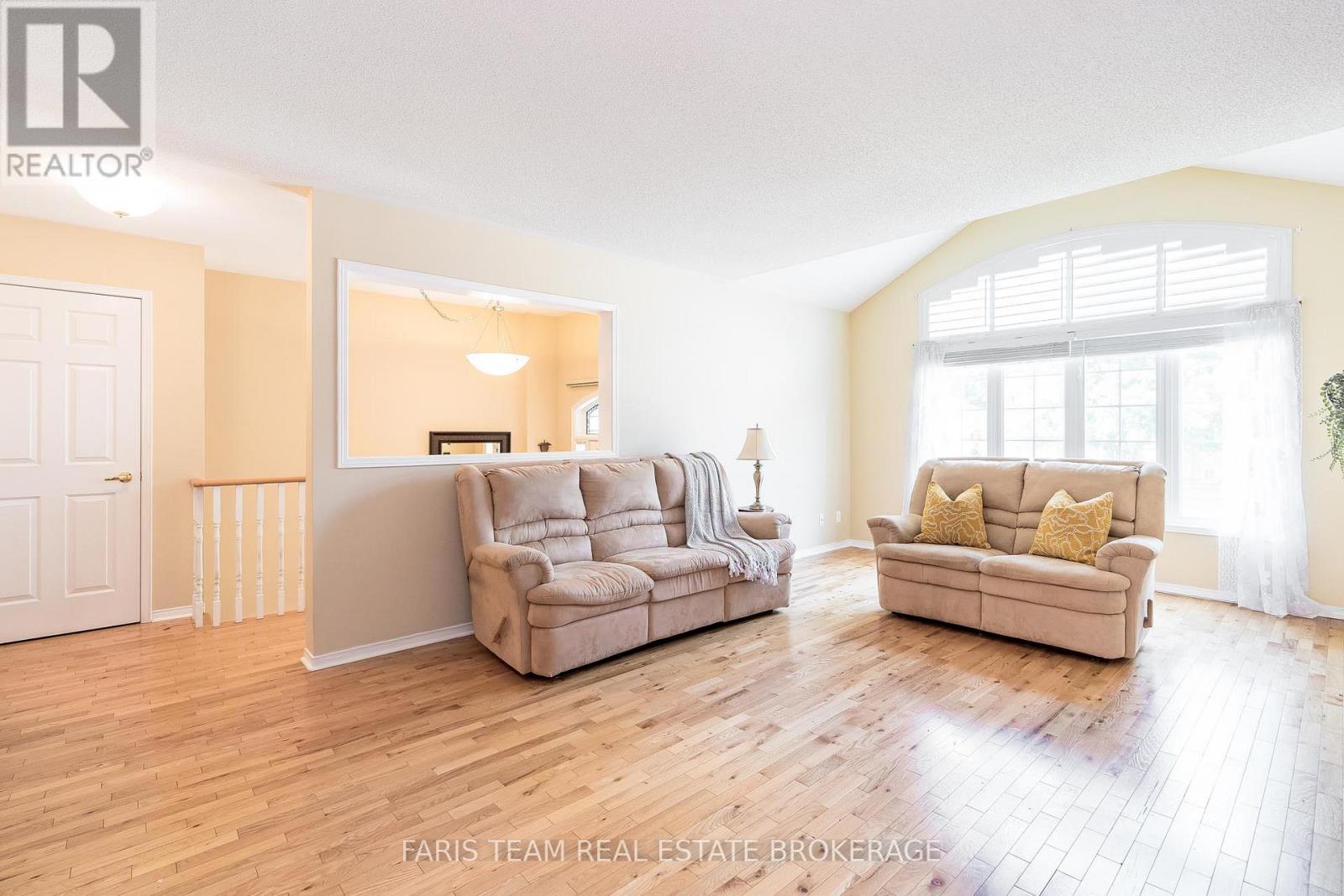 Photo 19 of 57 Rose Valley Way, Wasaga Beach ON