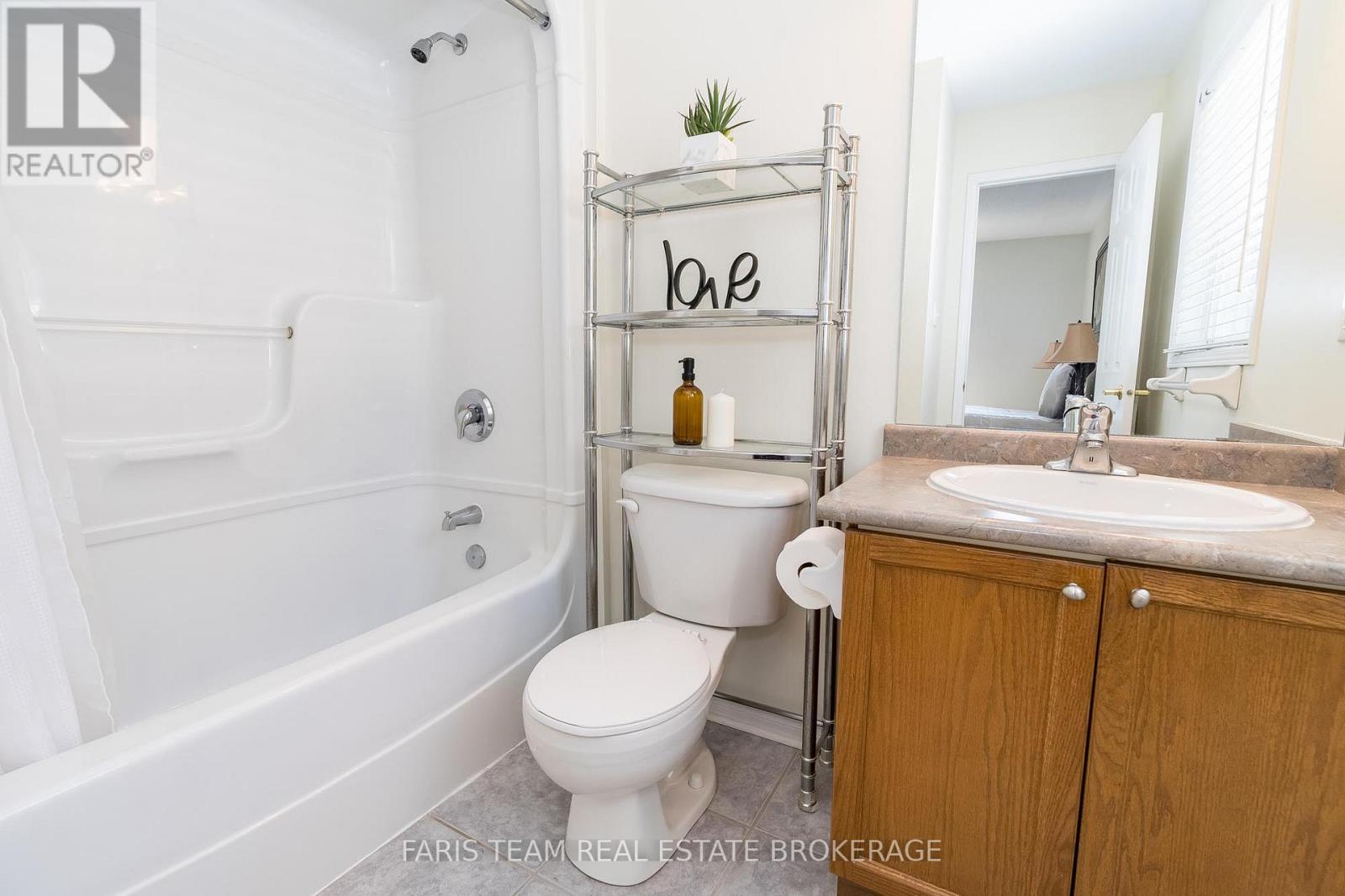 Photo 27 of 57 Rose Valley Way, Wasaga Beach ON