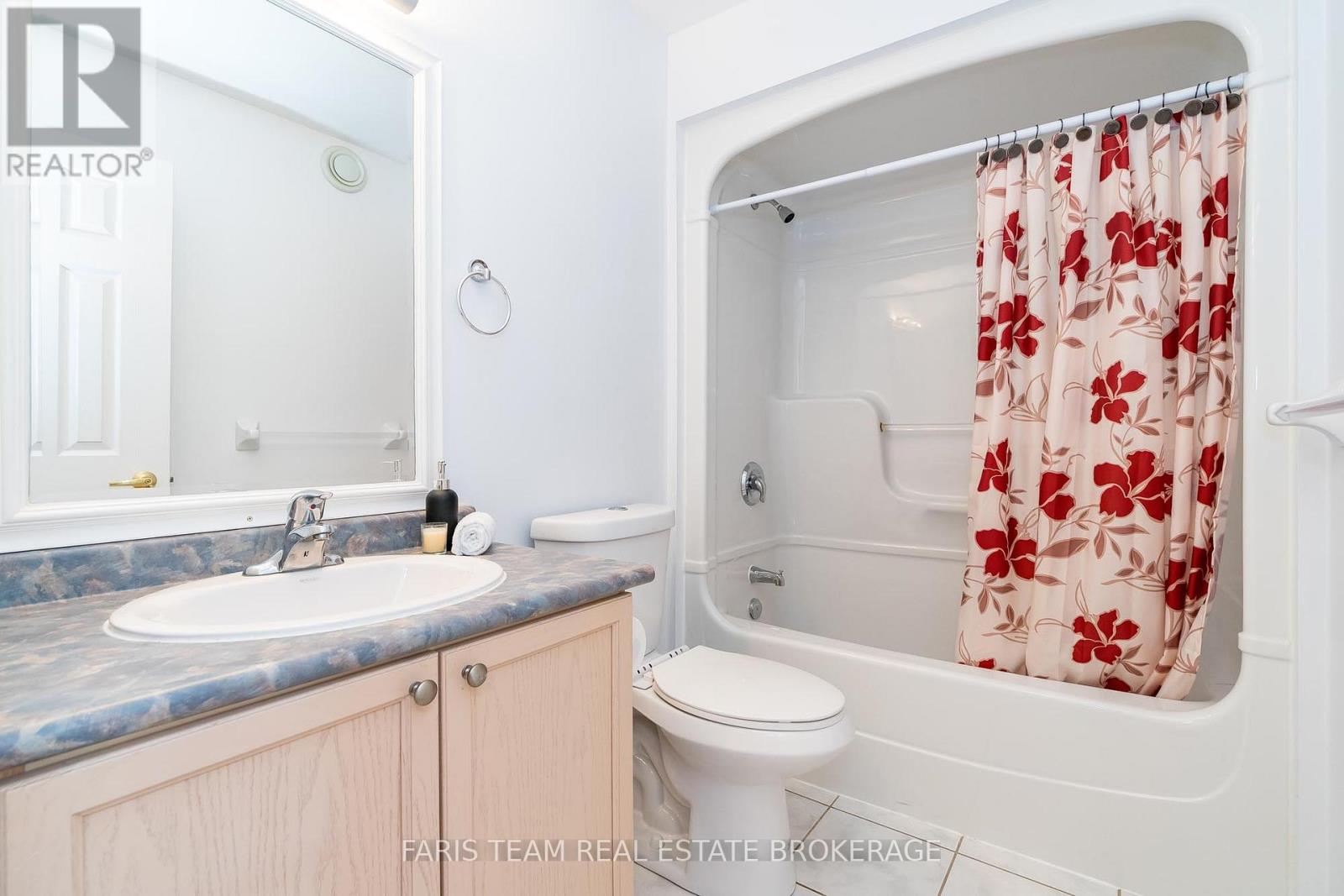 Photo 28 of 57 Rose Valley Way, Wasaga Beach ON