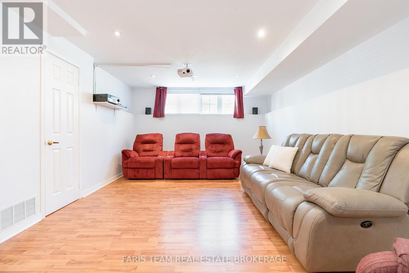 Photo 11 of 57 Rose Valley Way, Wasaga Beach ON