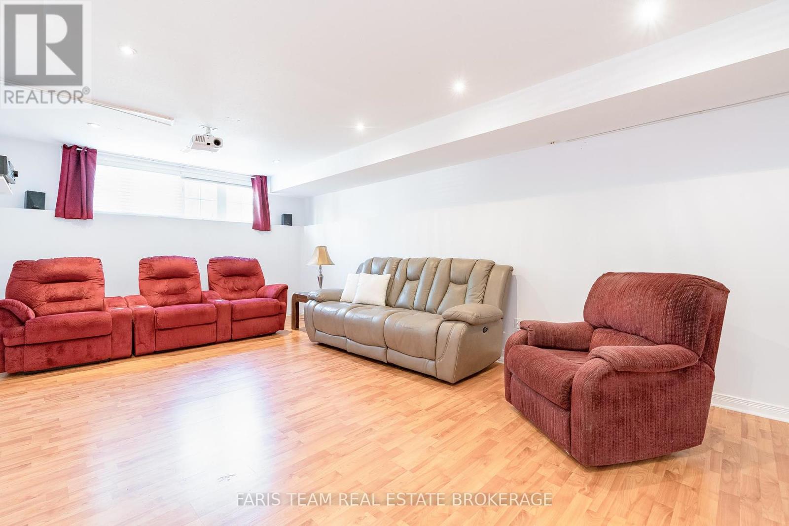 Photo 39 of 57 Rose Valley Way, Wasaga Beach ON