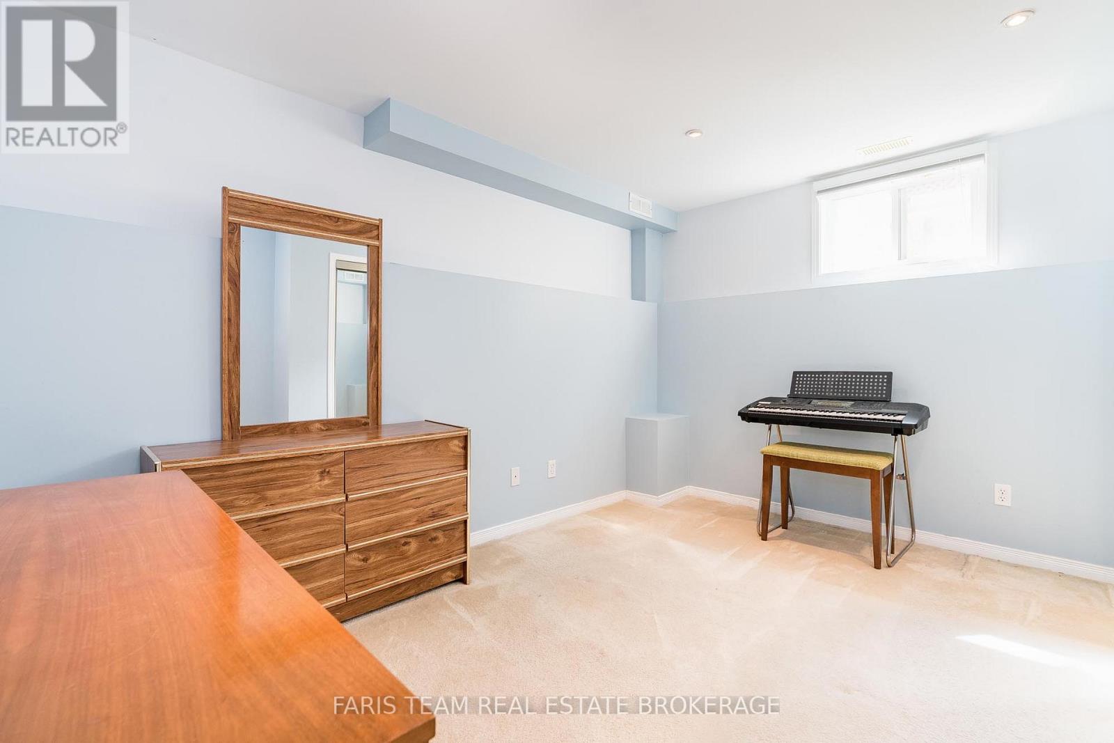 Photo 7 of 57 Rose Valley Way, Wasaga Beach ON