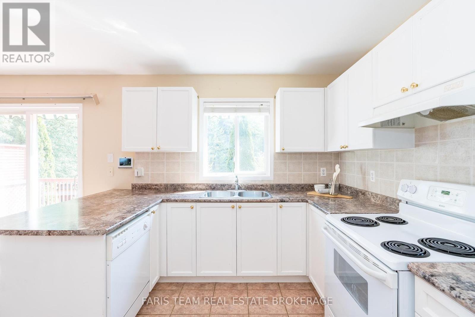 Photo 13 of 57 Rose Valley Way, Wasaga Beach ON