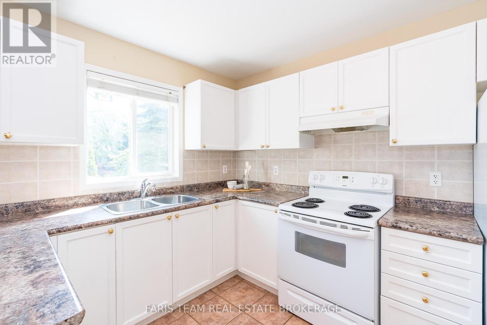 Photo 32 of 57 Rose Valley Way, Wasaga Beach ON