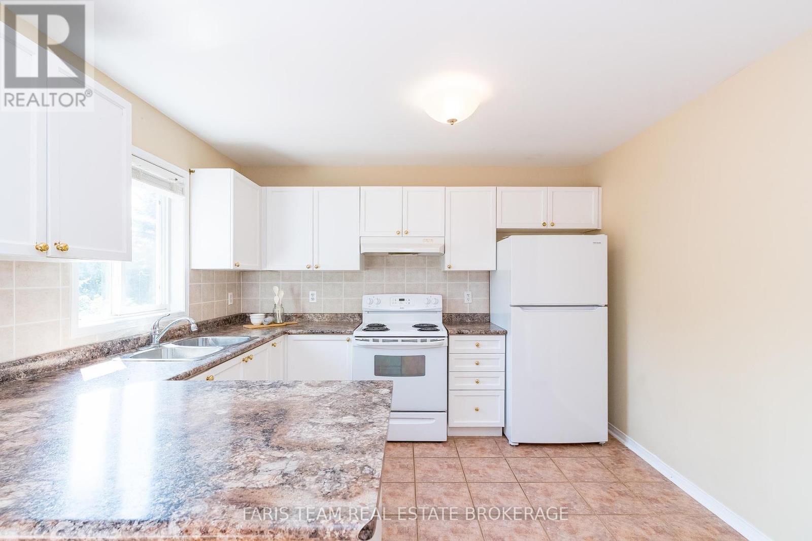 Photo 14 of 57 Rose Valley Way, Wasaga Beach ON