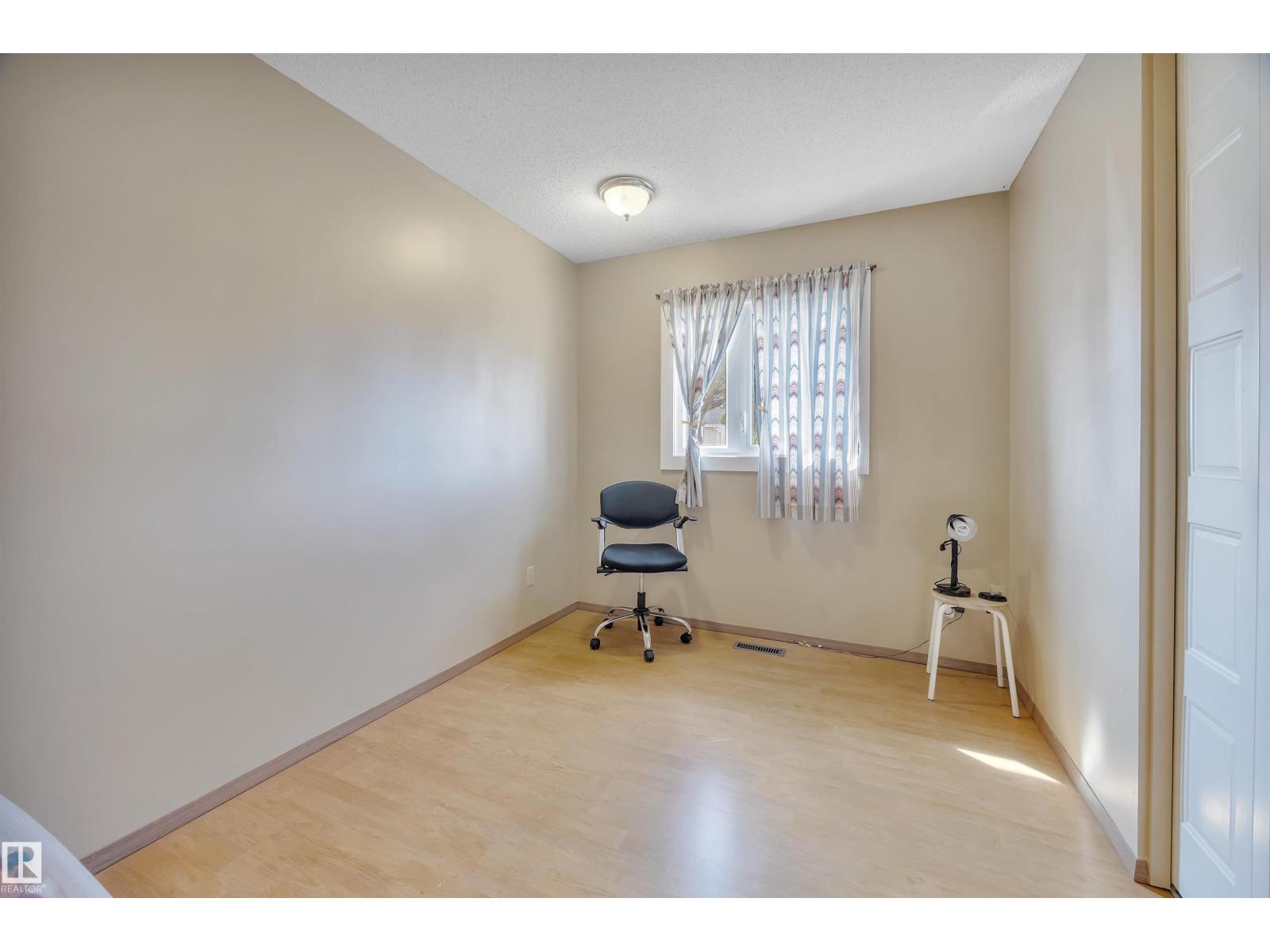 Photo 13 of 12220 156 Av Nw, Edmonton AB