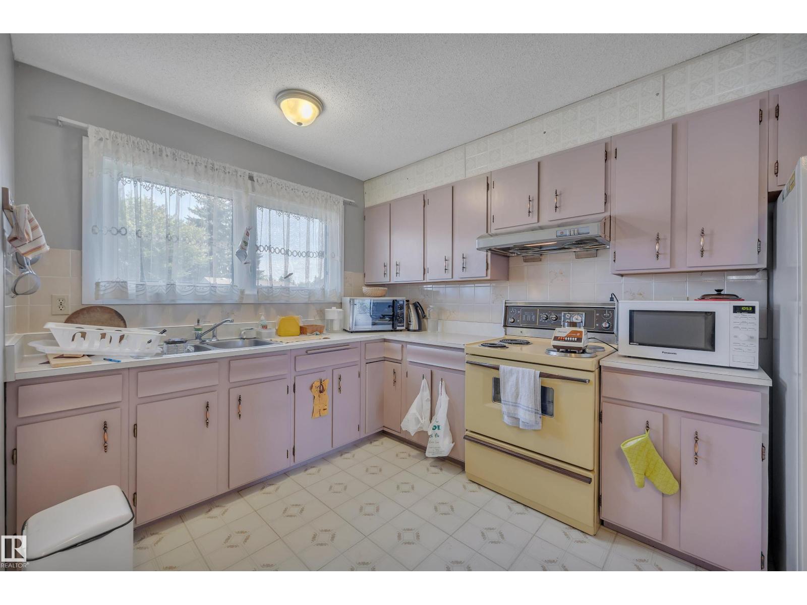 Photo 37 of 12220 156 Av Nw, Edmonton AB