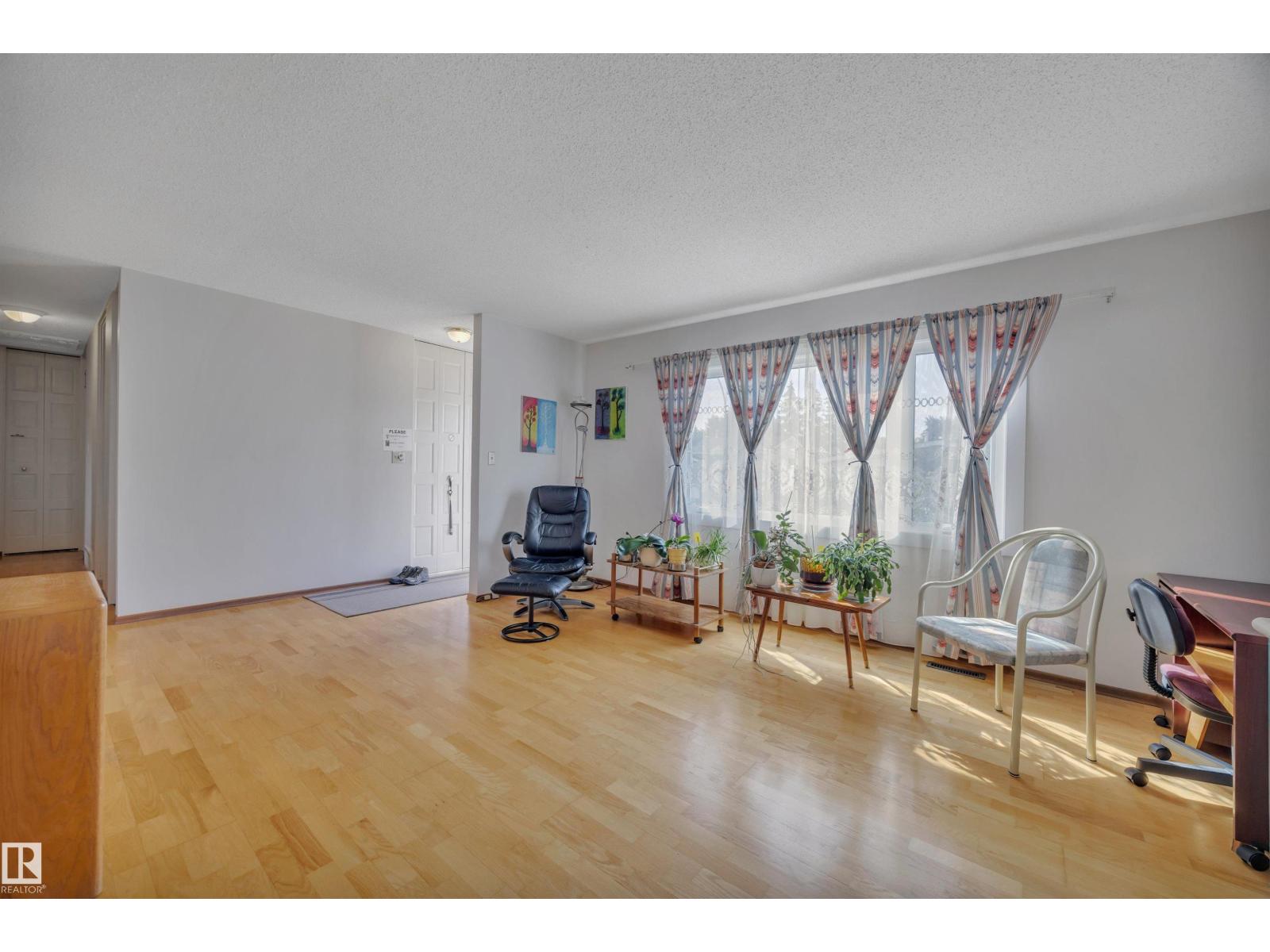 Photo 27 of 12220 156 Av Nw, Edmonton AB
