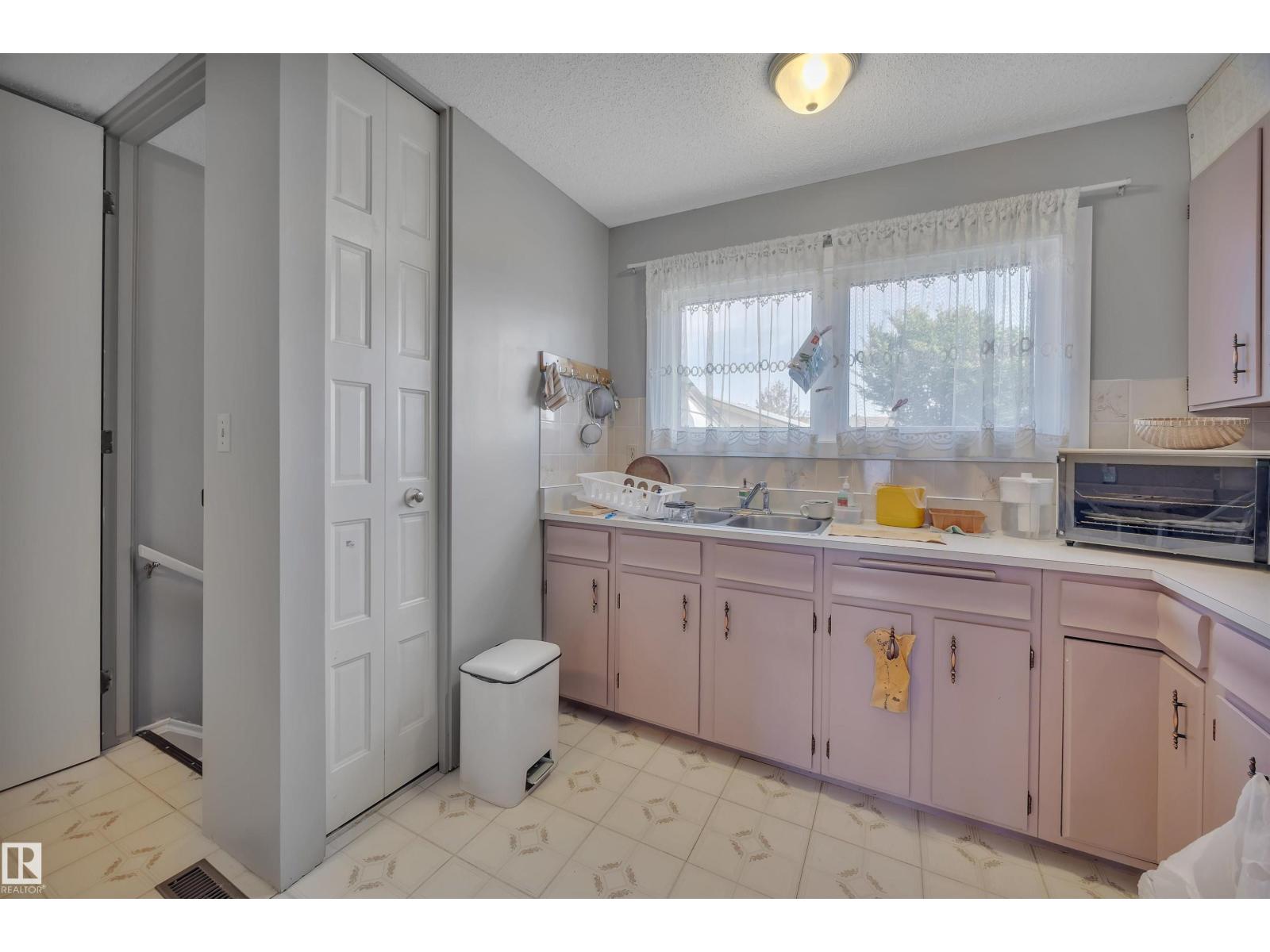 Photo 32 of 12220 156 Av Nw, Edmonton AB