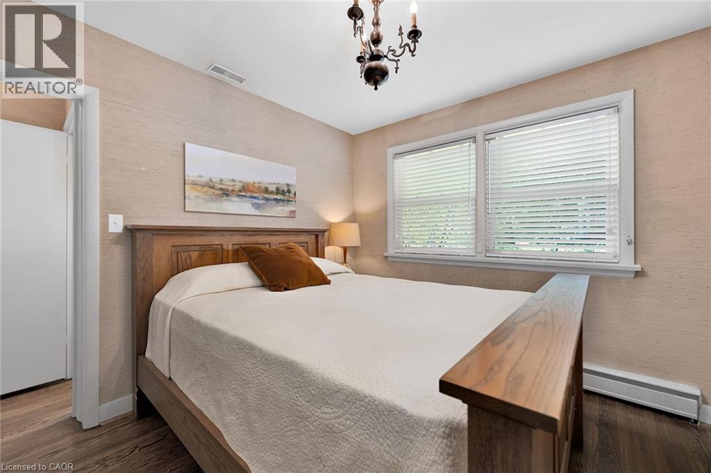 Photo 33 of 655 Gayne Boulevard, Burlington ON