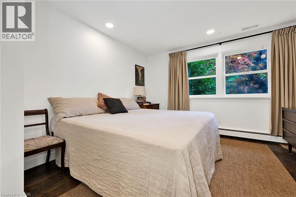 Photo 46 of 655 Gayne Boulevard, Burlington ON