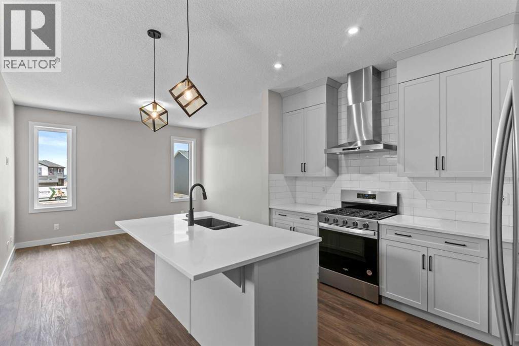 Photo 3 of 14926 24 Street Nw, Calgary AB