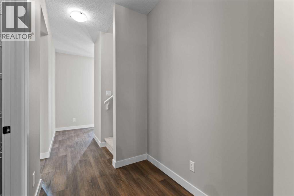 Photo 14 of 14926 24 Street Nw, Calgary AB