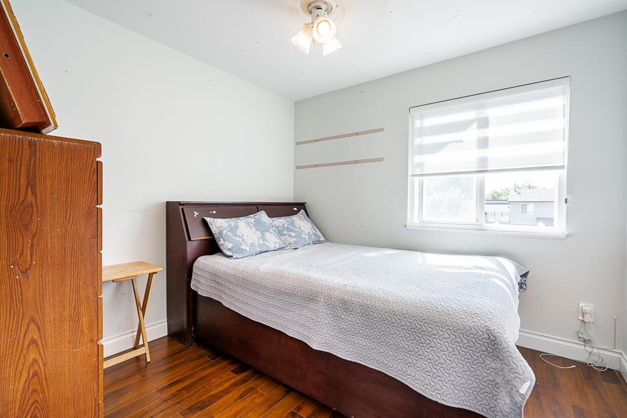 Photo 17 of 5886 184 A Street, Surrey BC