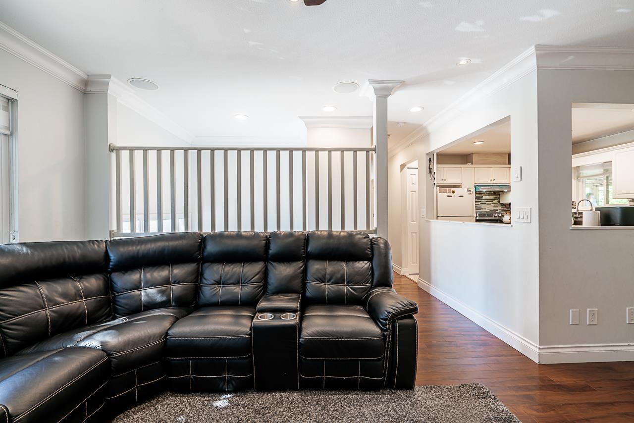 Photo 5 of 5886 184 A Street, Surrey BC