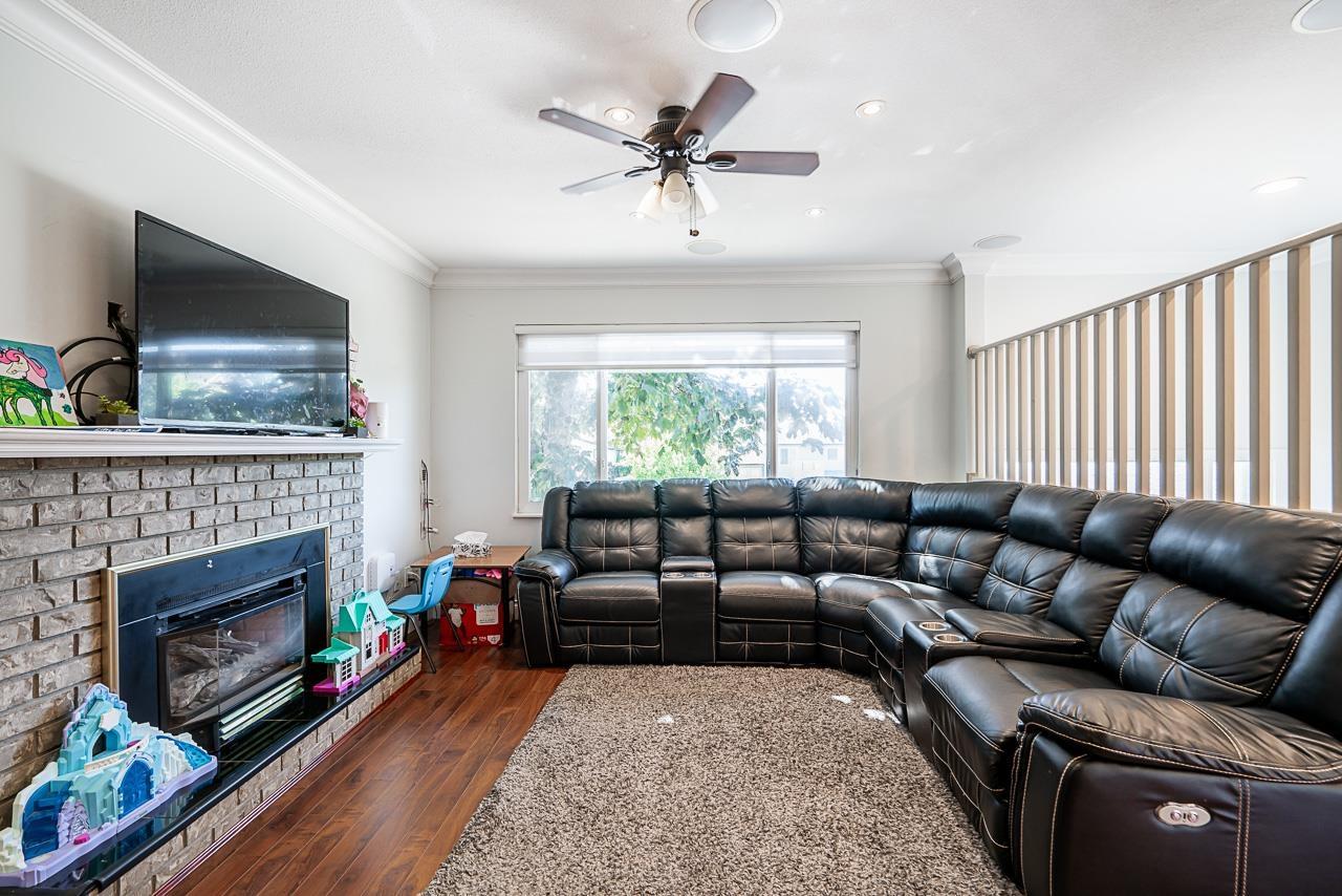 Photo 6 of 5886 184 A Street, Surrey BC