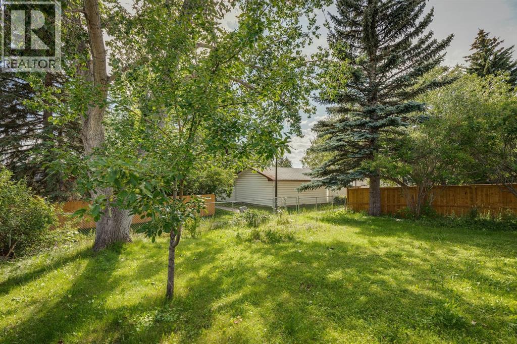 Single Family House Bungalow for Sale in  Dalhart Hill NW Dalhousie Calgary 