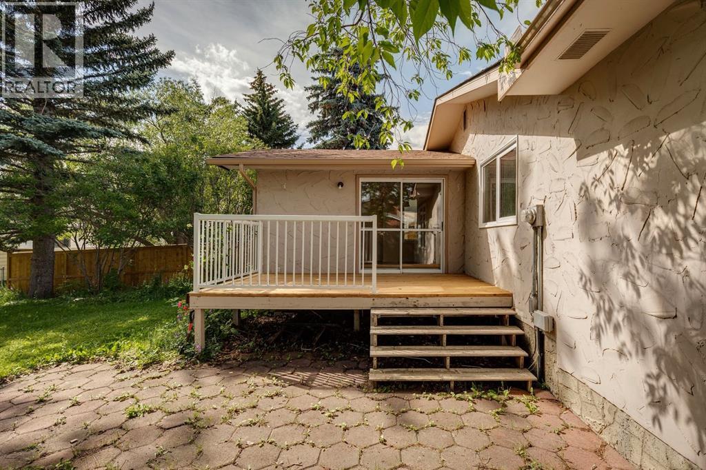 Single Family House Bungalow for Sale in  Dalhart Hill NW Dalhousie Calgary 