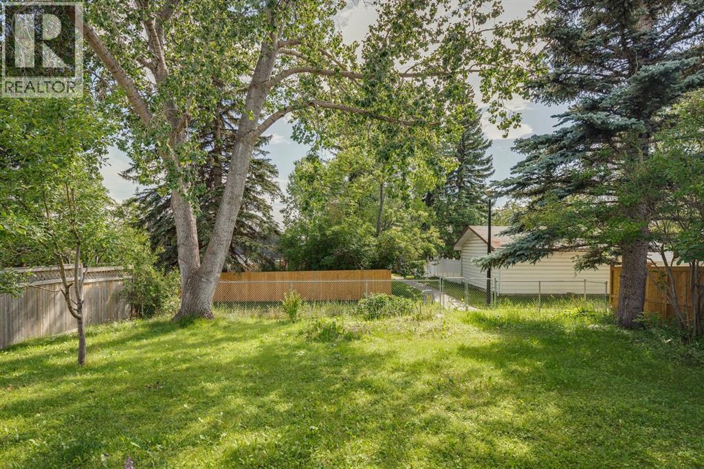 Single Family House Bungalow for Sale in  Dalhart Hill NW Dalhousie Calgary 