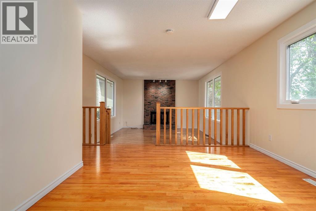 Single Family House Bungalow for Sale in  Dalhart Hill NW Dalhousie Calgary 