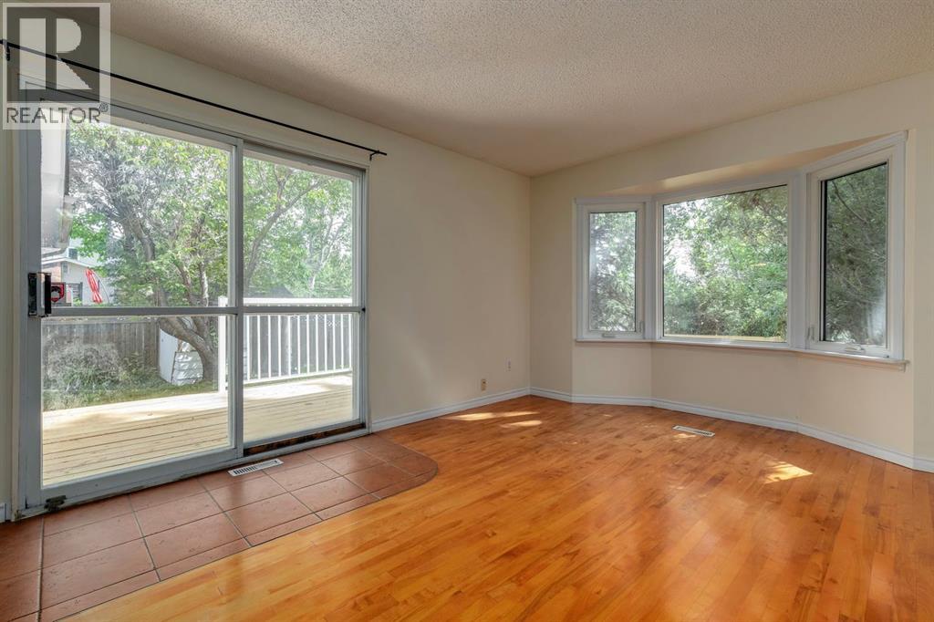 Single Family House Bungalow for Sale in  Dalhart Hill NW Dalhousie Calgary 