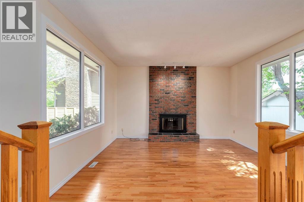 Single Family House Bungalow for Sale in  Dalhart Hill NW Dalhousie Calgary 