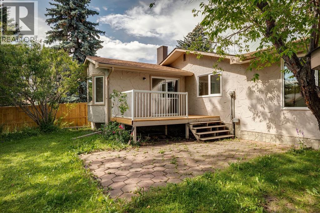 Single Family House Bungalow for Sale in  Dalhart Hill NW Dalhousie Calgary 
