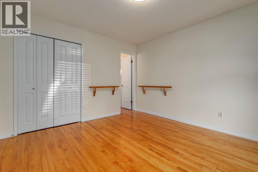 Single Family House Bungalow for Sale in  Dalhart Hill NW Dalhousie Calgary 