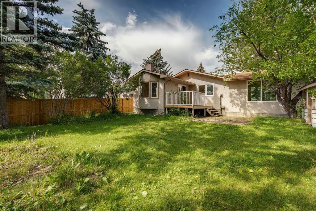 Single Family House Bungalow for Sale in  Dalhart Hill NW Dalhousie Calgary 
