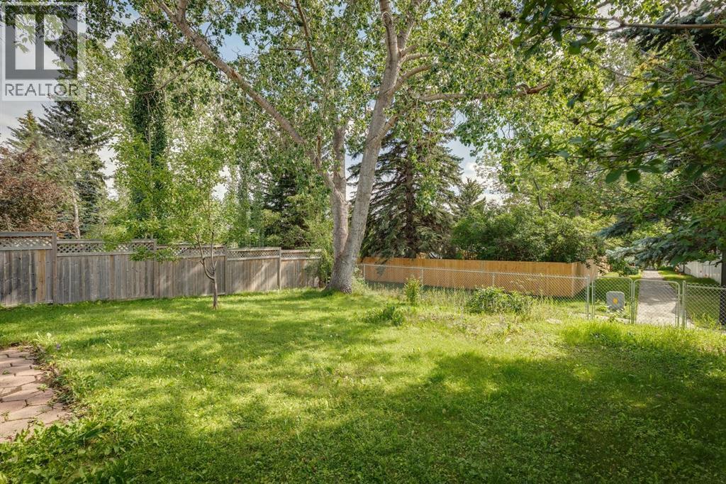 Single Family House Bungalow for Sale in  Dalhart Hill NW Dalhousie Calgary 