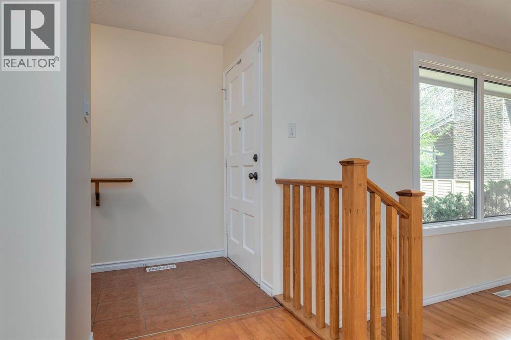 Single Family House Bungalow for Sale in  Dalhart Hill NW Dalhousie Calgary 