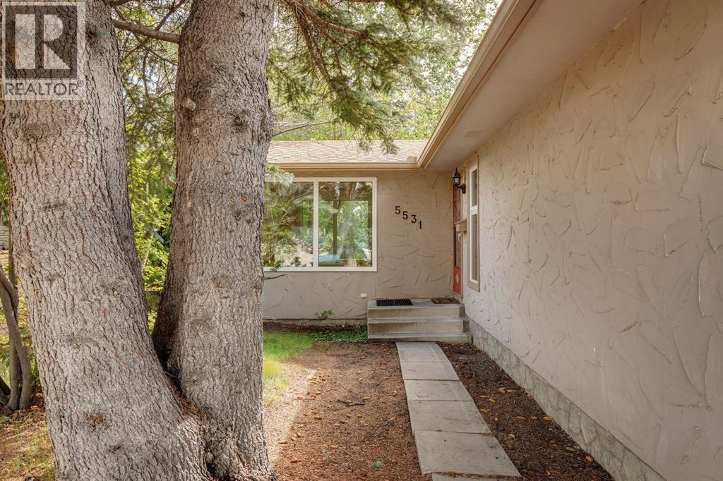 Single Family House Bungalow for Sale in  Dalhart Hill NW Dalhousie Calgary 