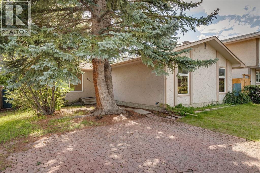 Single Family House Bungalow for Sale in  Dalhart Hill NW Dalhousie Calgary 
