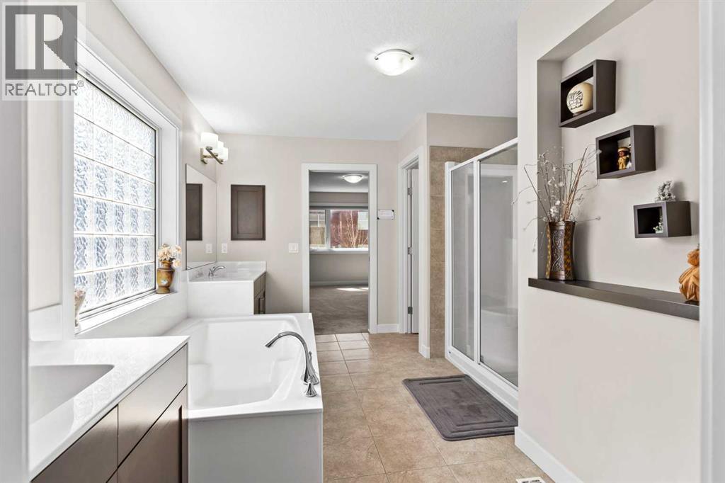 Single Family House for Sale in  Evansfield Terrace NW Evanston Calgary 