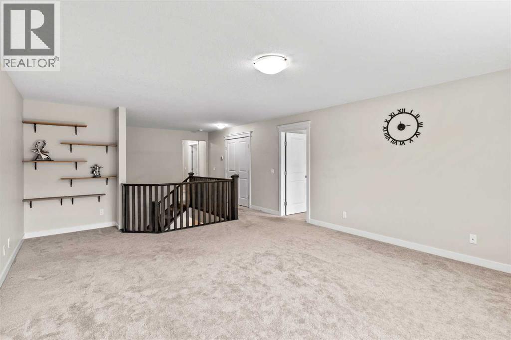 Single Family House for Sale in  Evansfield Terrace NW Evanston Calgary 