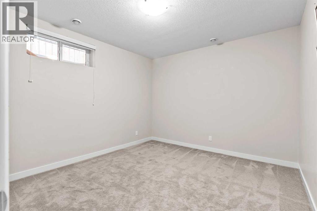 Single Family House for Sale in  Evansfield Terrace NW Evanston Calgary 