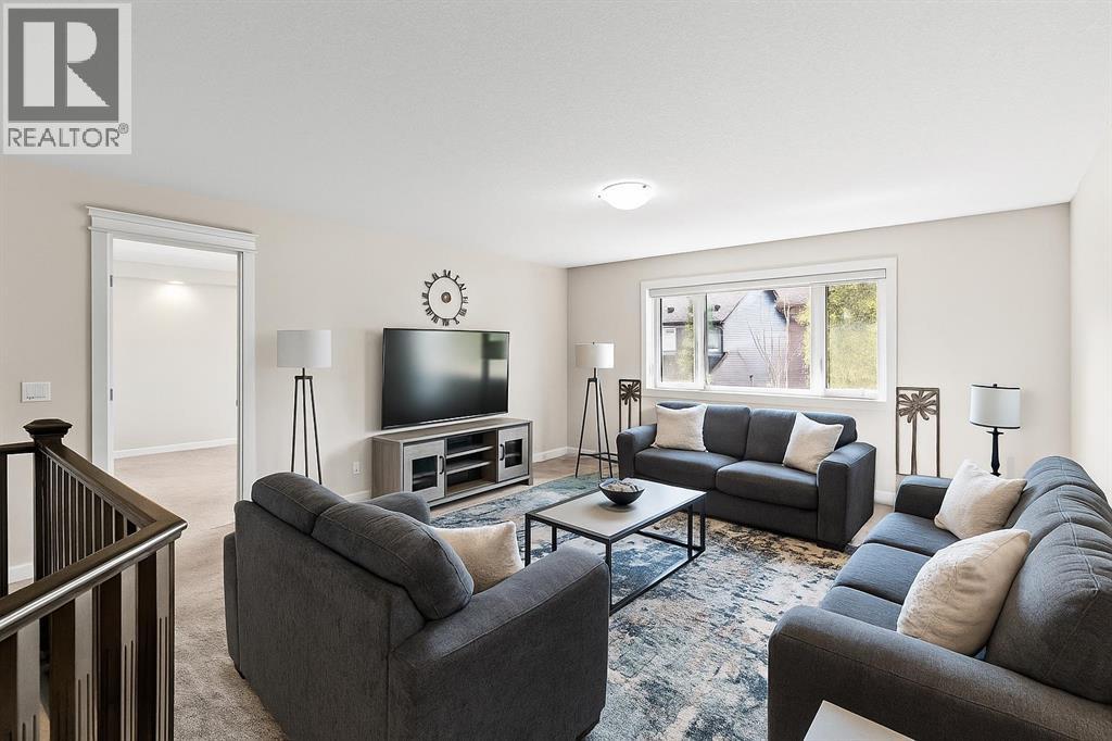 Single Family House for Sale in  Evansfield Terrace NW Evanston Calgary 