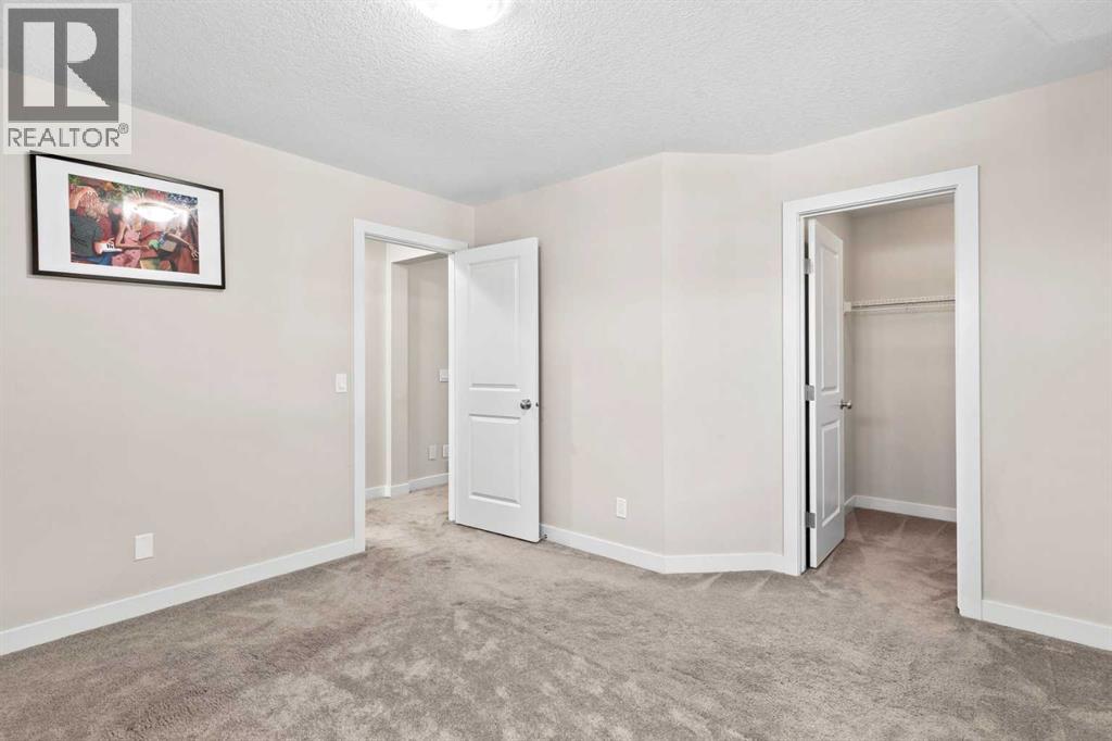 Single Family House for Sale in  Evansfield Terrace NW Evanston Calgary 