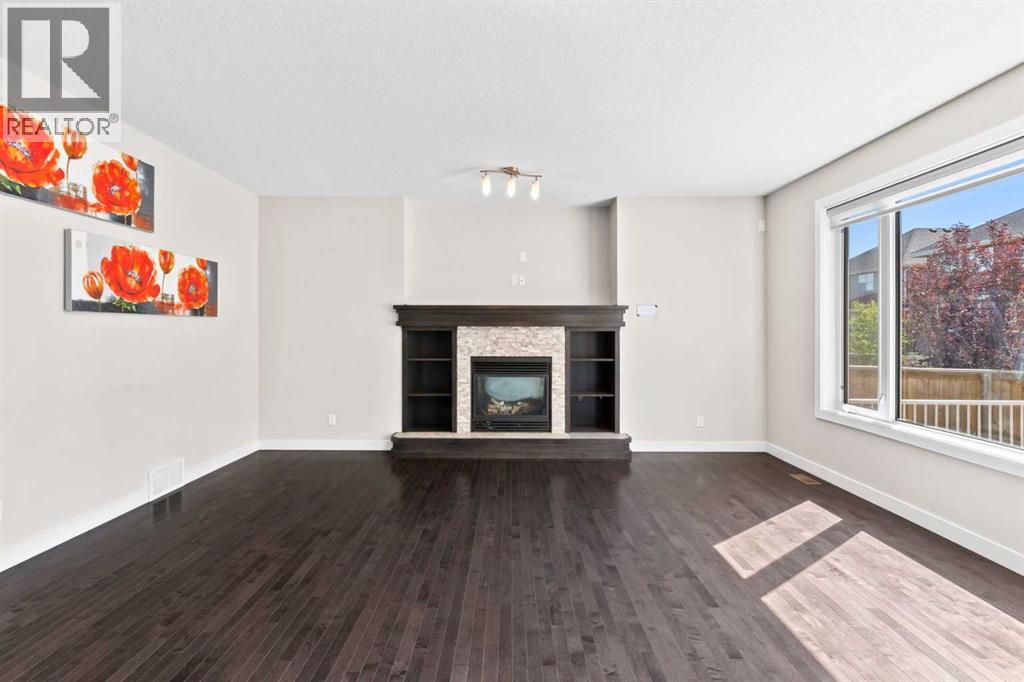 Single Family House for Sale in  Evansfield Terrace NW Evanston Calgary 