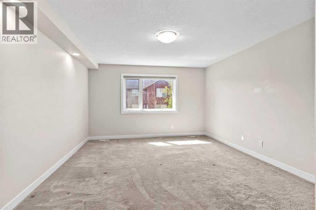 Single Family House for Sale in  Evansfield Terrace NW Evanston Calgary 