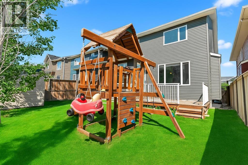 Single Family House for Sale in  Evansfield Terrace NW Evanston Calgary 